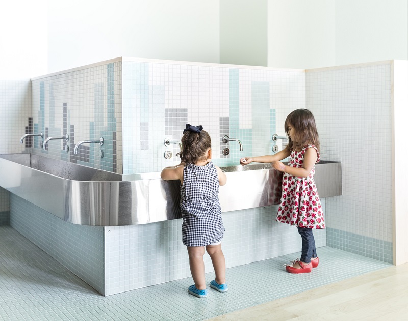 Phòng vệ sinh cho trẻ trong thiết kế nội thất mầm non