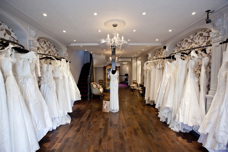 Thiết kế nội thất khu vực trưng bày trong showroom áo cưới