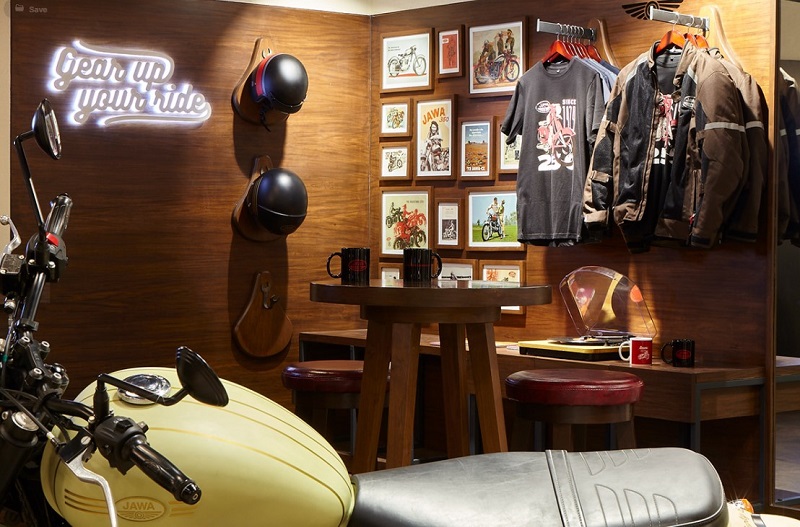 Trang trí tường cho showroom xe máy vintage